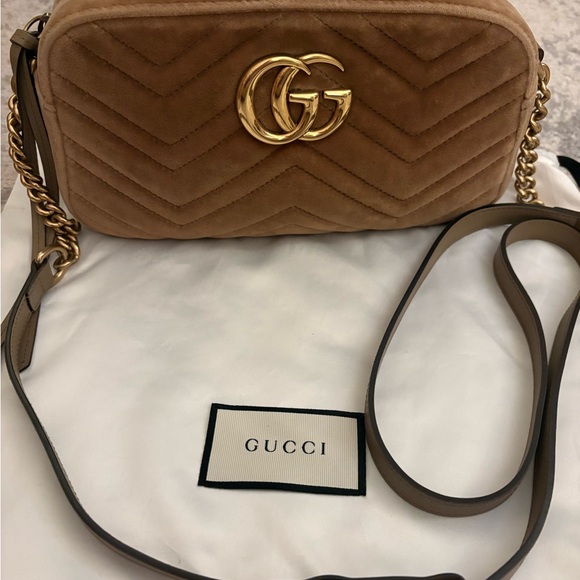 Gucci GG Small Marmont Velvet Bag - Picture 2 of 6